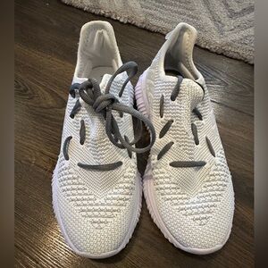 Men’s 7W Like New Slip On Tennis Shoes Boys Teens Men Shoes White